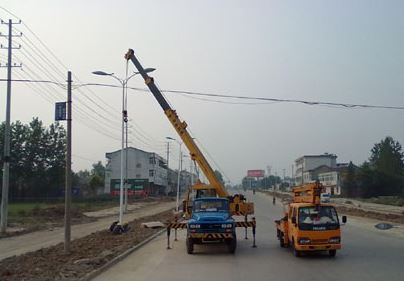 সৌর রাস্তার প্রদীপের সুস্পষ্ট সুবিধা 淄博风向标信息科技有限公司 {{0} 组 组-张玲玲